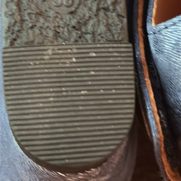 TAOS  Carousel 2 Blue Floral Leather Wedge Sz 7/7.5 - Picture 11 of 13